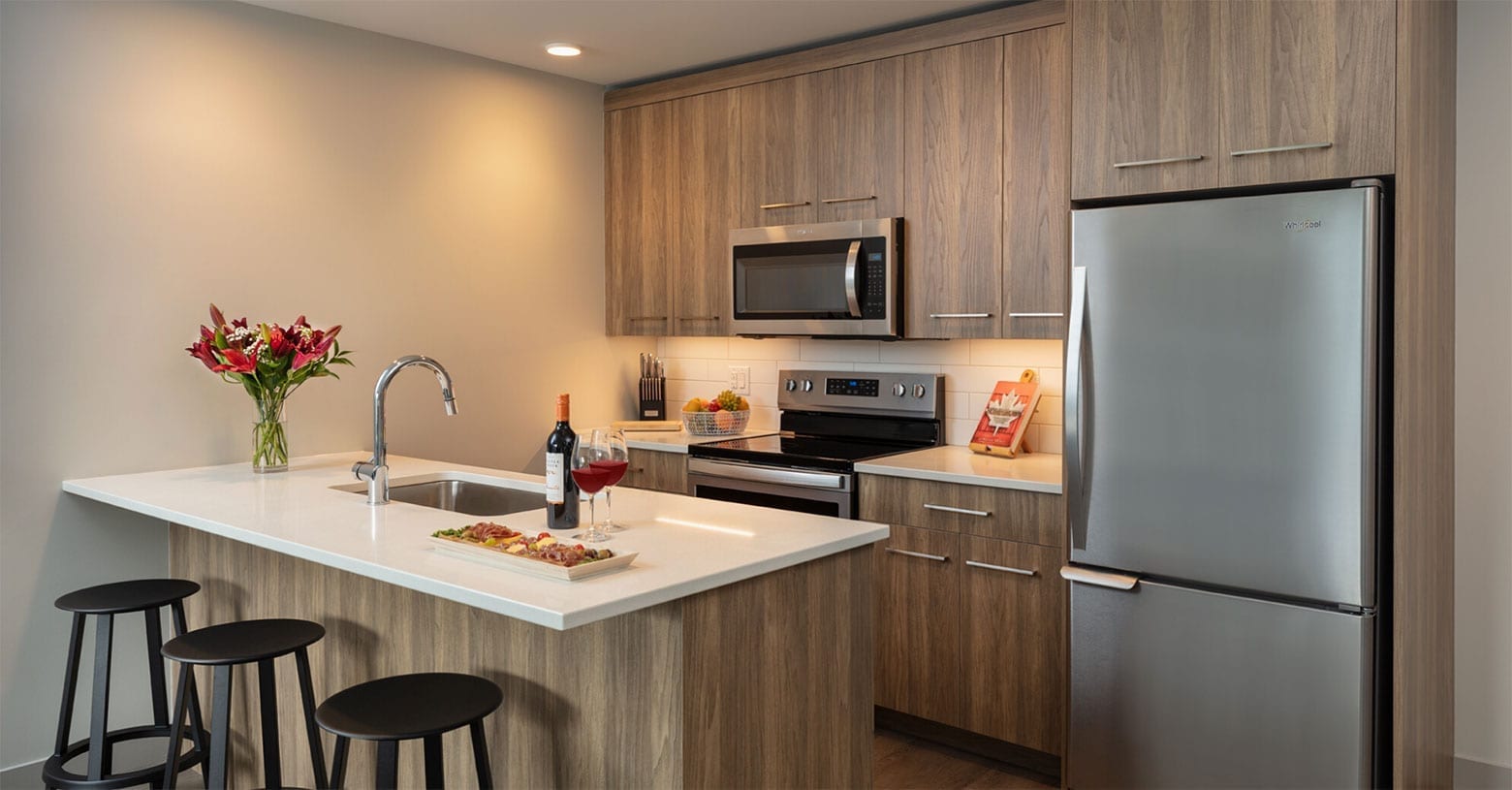 Live Here Suite Kitchen The Shore Kelowna